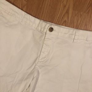 Faded Glory Shorts - 5/$10☘️Woman’s White Shorts Faded Glory Shorts - 5/$10☘️Woman’s White Shorts